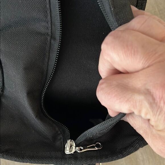 FlexSafe Anti-Theft Portable Safe Locks onto Fixed objects Combo Lock NWT - Picture 11 of 14